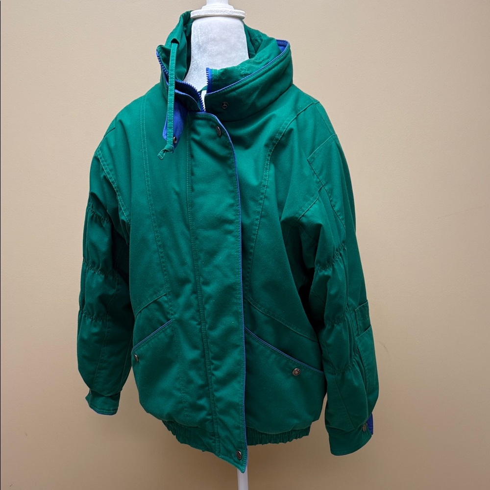 IZZI Green Jacket with Red‎ Lining